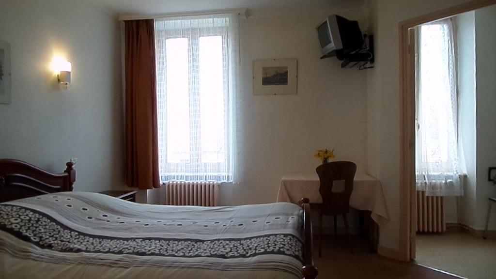 Hotel La Vie En Rose Le Brugeron Pokoj fotografie